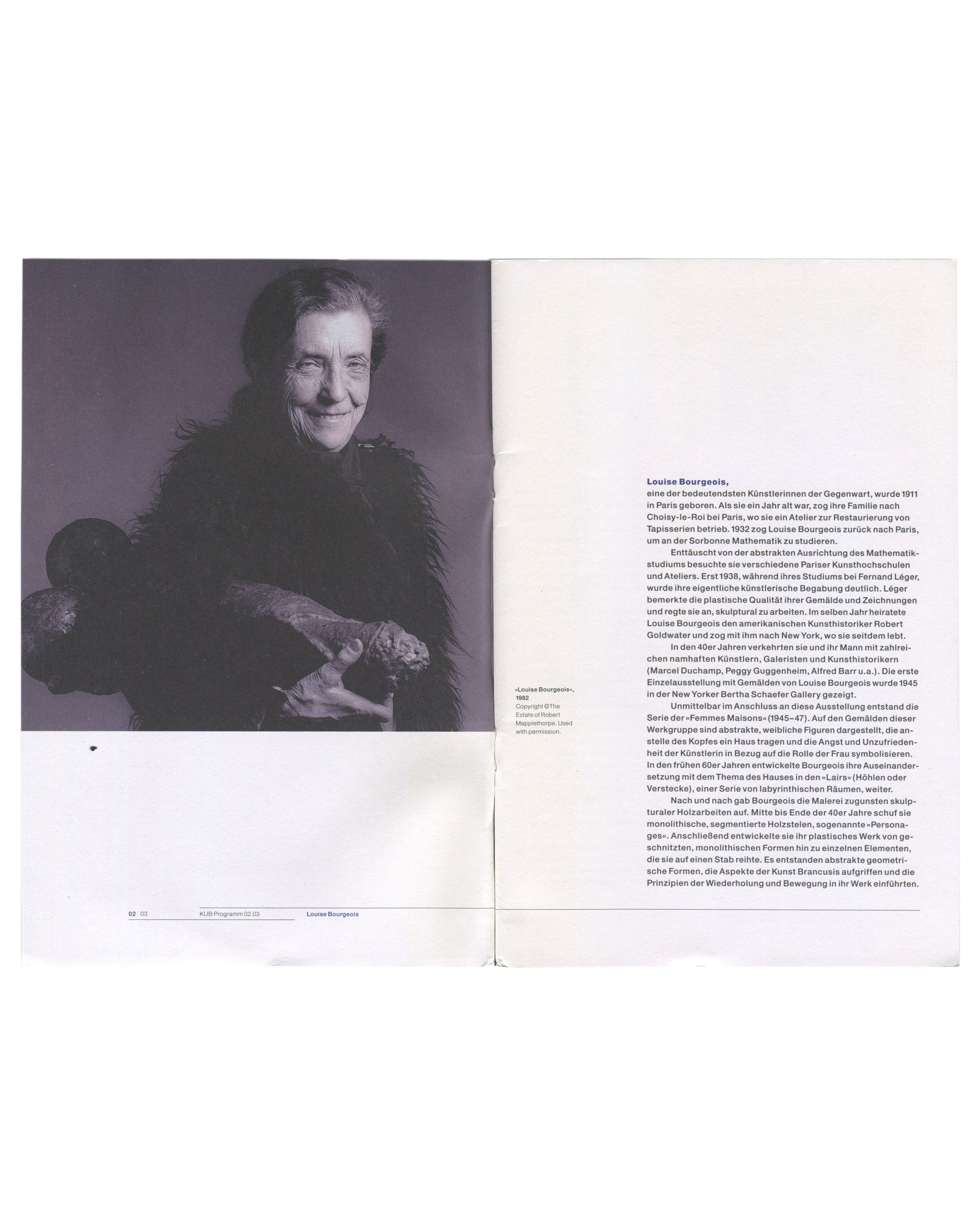 large black-and-white photographic portrait of Louise Bourgeois, elderly, smiling, wearing a dark fur-trimmed coat. Right: dense German-language biographical text in two columns beginning 'Louise Bourgeois, eine der bedeutendsten Künstlerinnen der Gegenwart, wurde 1911 in Paris geboren'.

