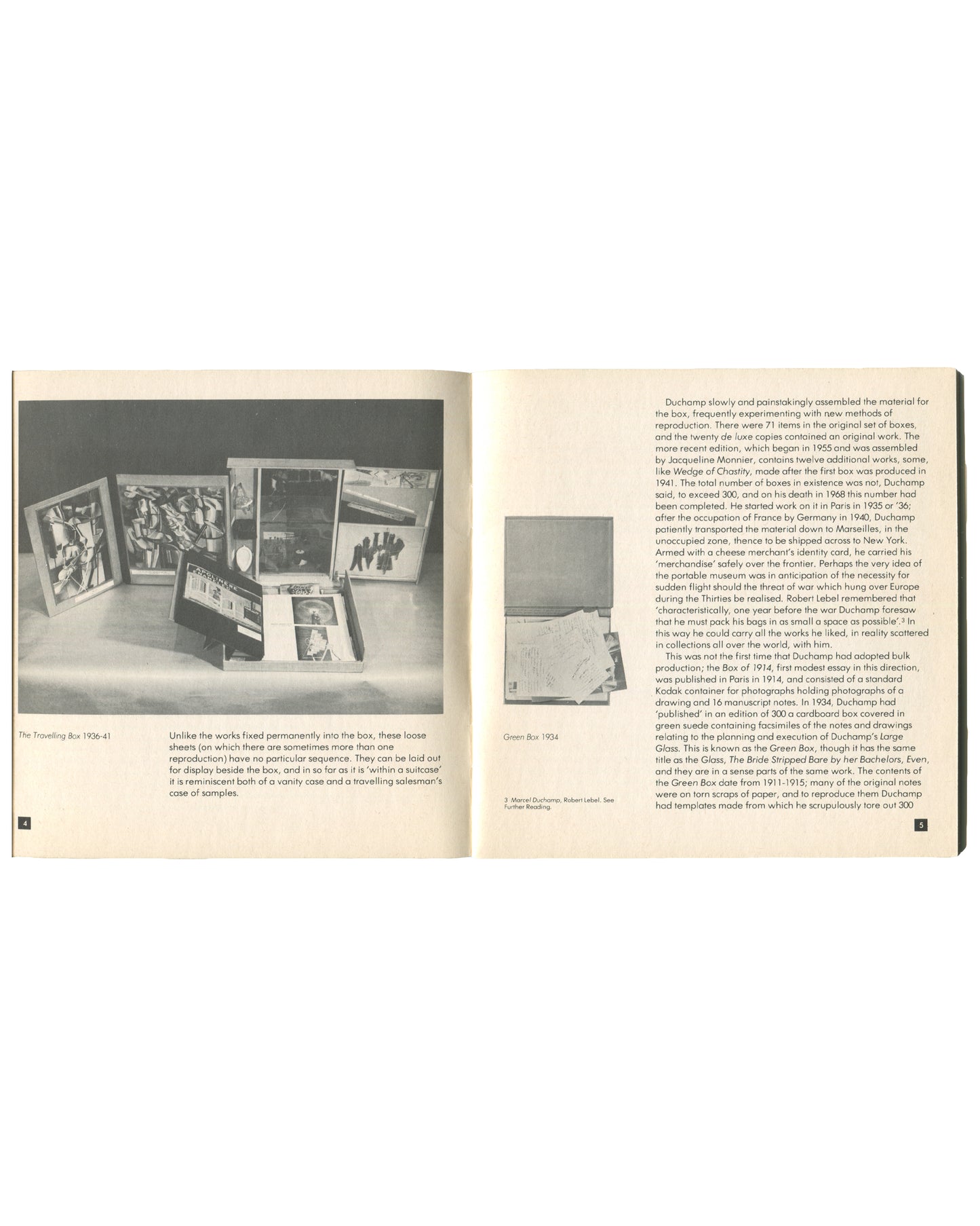 Interior spread, Marcel Duchamp's Travelling Box, Arts Council of Great Britain, London, 1982. Pages 20–21. Left: 'THE TRAVELLING BOX / Box in a Suitcase / La Boîte en Valise' — numbered diagram of open box showing positions of 15 mounted works; numbered checklist of contents mounted in box (items 1–15) with titles in English and French, locations and dates. Right: numbered checklist of contents mounted on separate sheets (items 16–36) with bilingual titles; black-and-white reproduction of 'Sad Young Man in