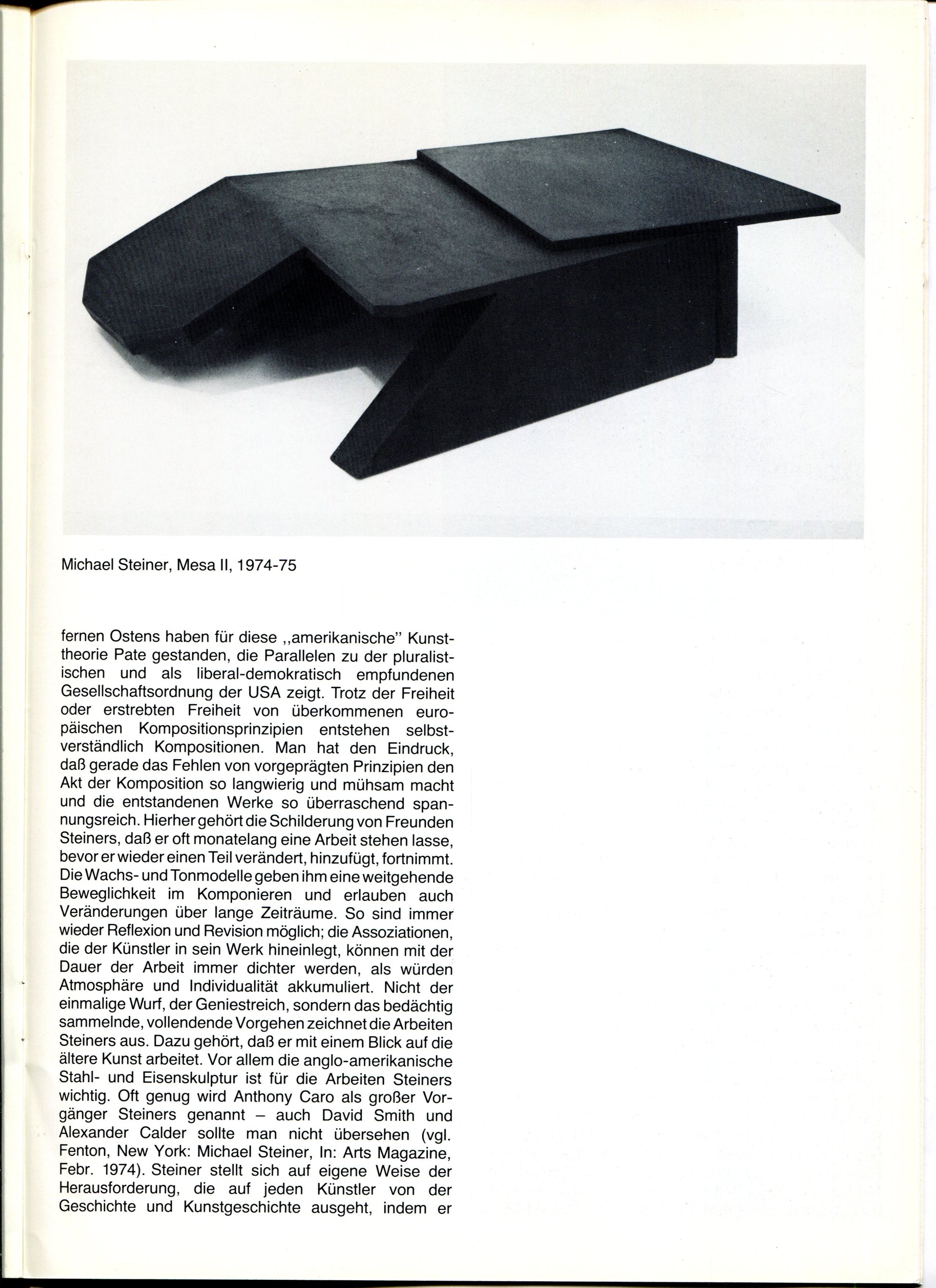 Michael Steiner, Mesa II, 1974–75, black welded steel sculpture, low angular form on white ground; German essay text below
I